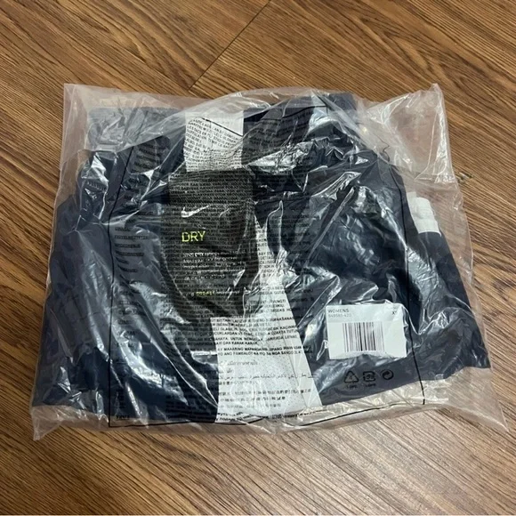 NWT Nike Navy Blue Dri-Fit Tempo Running Shorts Size XS - Picture 2 of 4